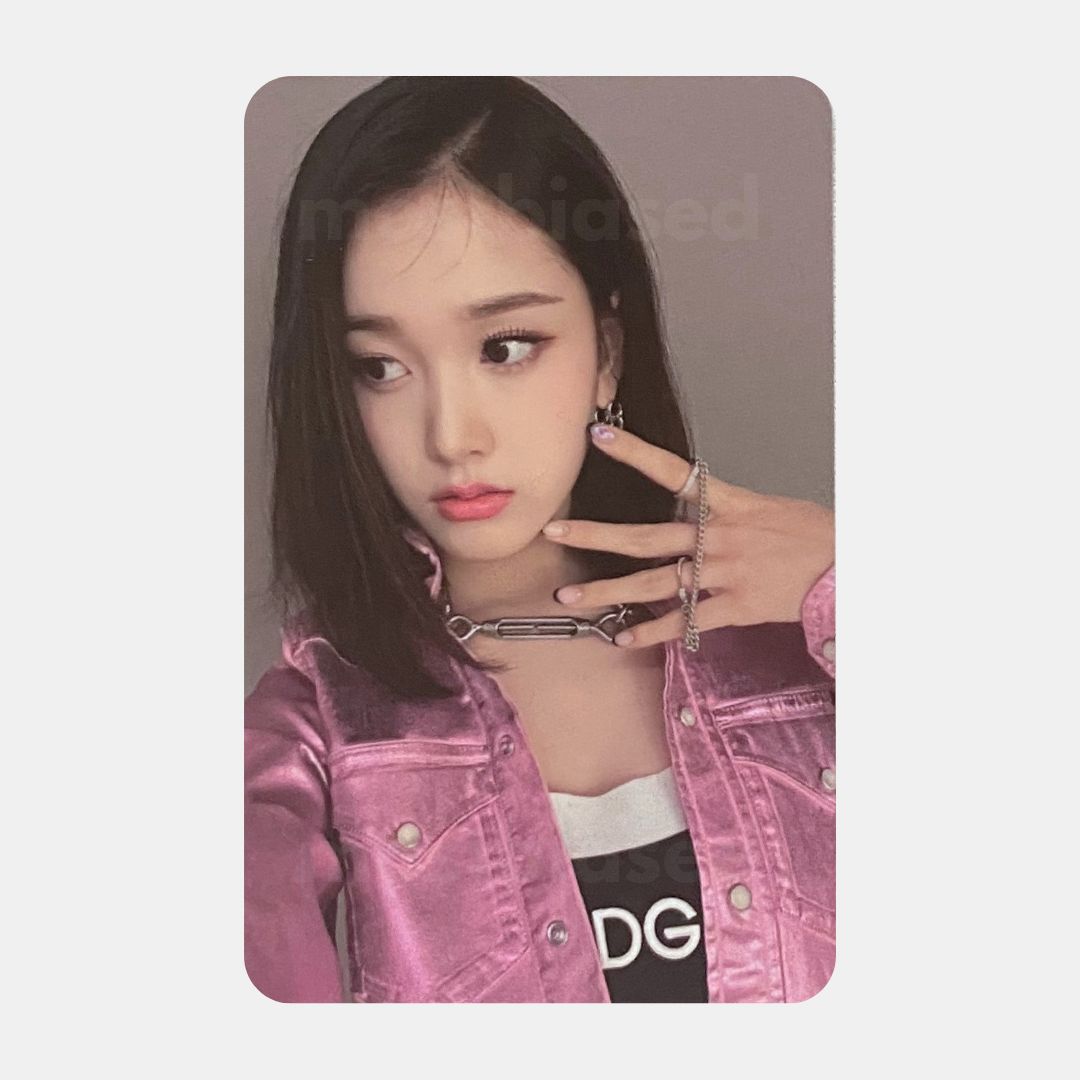 YOUNG-LUV.COM Album - STAYC J
