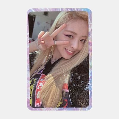 IT&#39;z ICY Album - ITZY YUNA