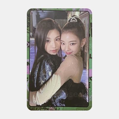 IT&#39;z ME Album - ITZY YEJI &amp; LIA