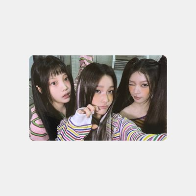 ILLIT bomb 2025 TIMA LIVE Gift 1