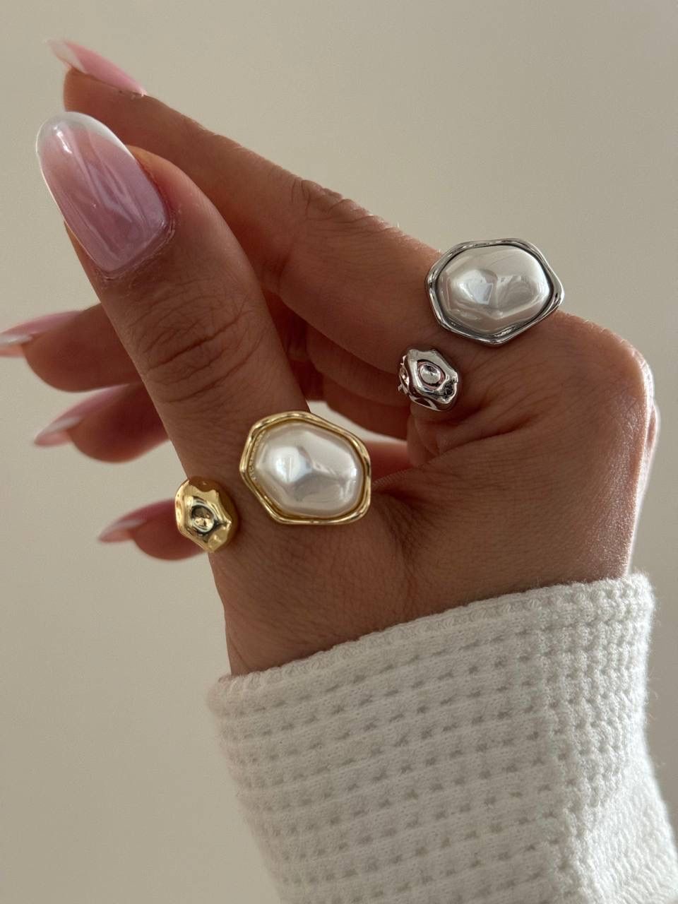 Eleganter Minimal-Ring mit Perlen-Akzenten