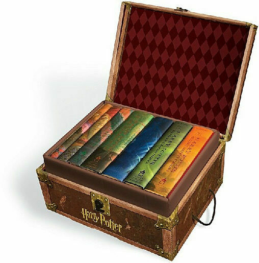 Harry Potter Collection 1 2 3 4 5 6 7 Hogwarts Trunk Book Set [Hardback]