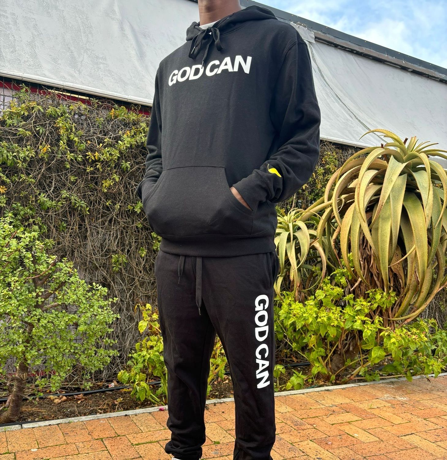 UNISEX ‘GOD CAN’ HOODIE