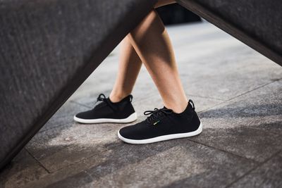 Sneakers | Be Lenka - Stride | Musta