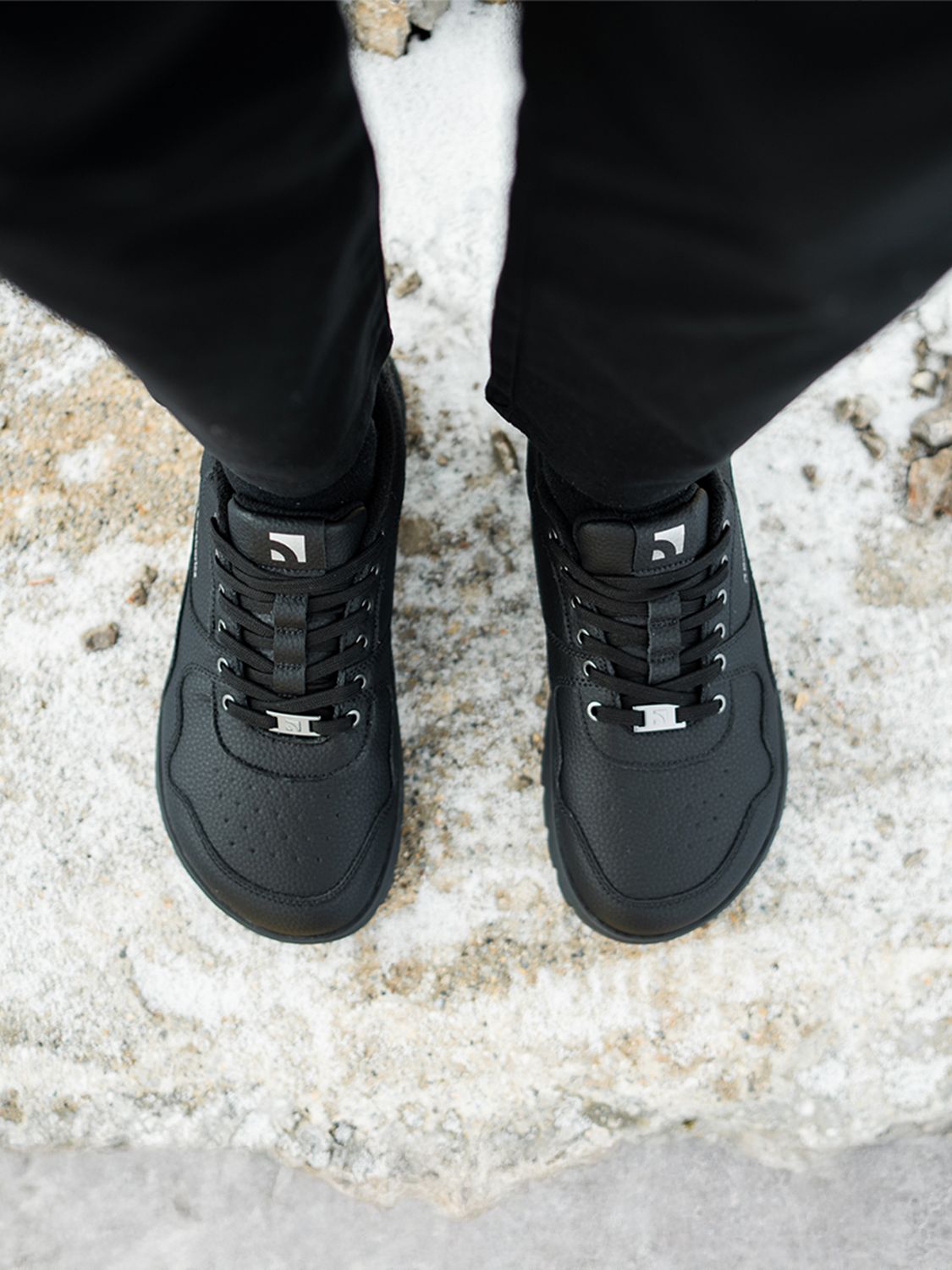 Barebarics Zing Frost |  Barefoot sneaker I Musta