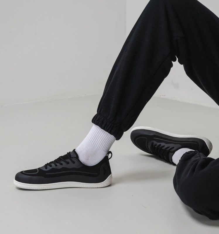 Be Lenka - Velocity | Barefoot Sneakers | Musta &amp; valkoinen