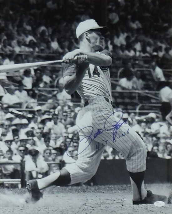 Pete Rose Autographed Cincinnati Reds Vintage B&amp;W 16x20 Photo Hit King JSA