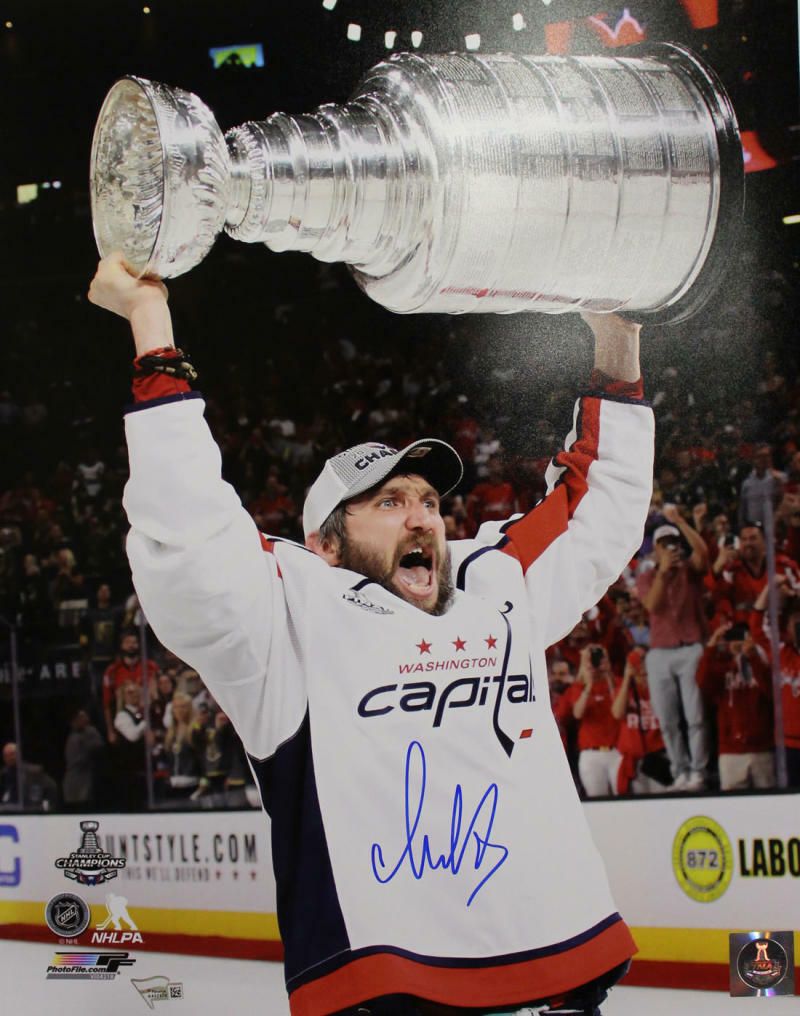 Alex Ovechkin Autographed Washington Capitals 16x20 Photo FAN