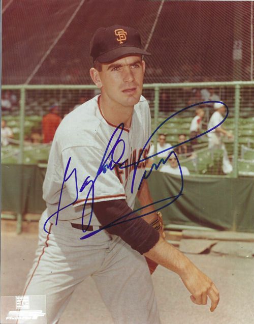 Gaylord Perry Autographed San Francisco Giants 8x10 Photo (name only)