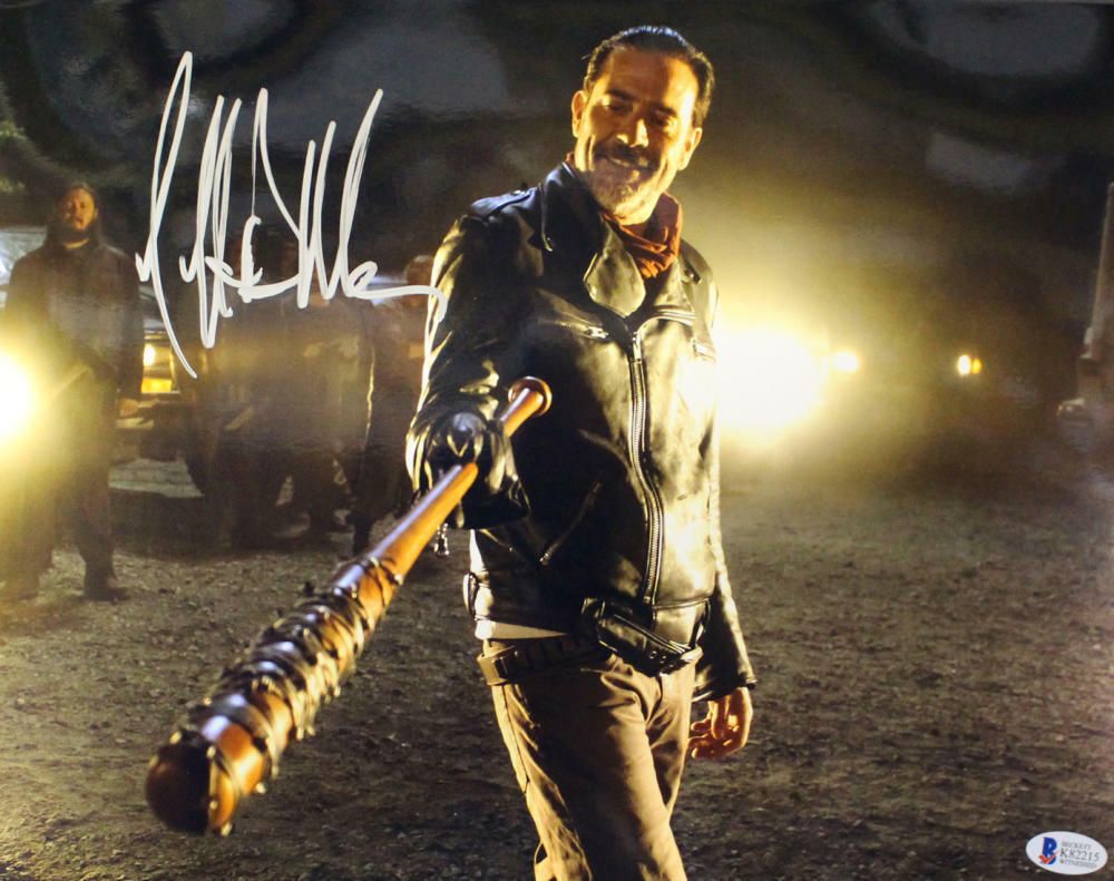 Jeffrey Dean Morgan Autographed Walking Dead 11x14 Photo Negan BAS