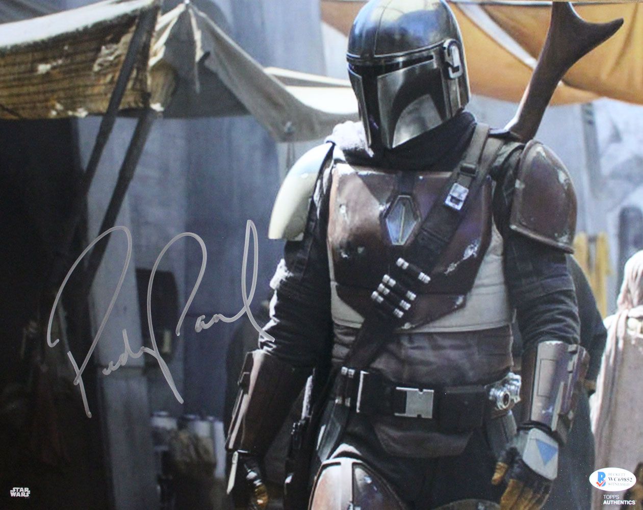 Pedro Pascal Autographed The Mandalorian 11x14 Photo Star Wars BAS PF