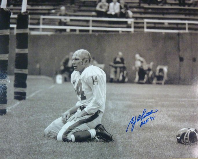YA Tittle Autographed New York Giants 16x20 Photo w/HOF 71 (Horizontal Blood)