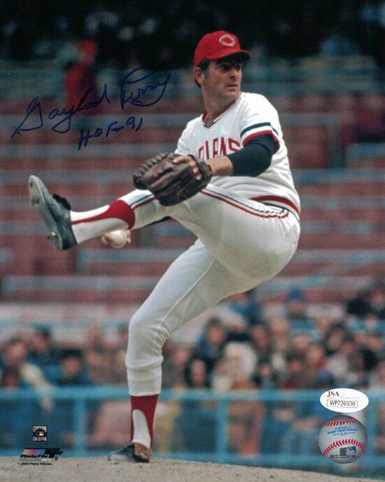 Gaylord Perry Autographed Cleveland Indians 8x10 Photo HOF JSA
