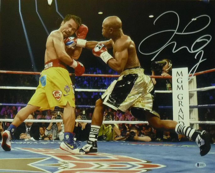 Floyd Mayweather Autographed 16x20 Photo vs Pacquiao BEC