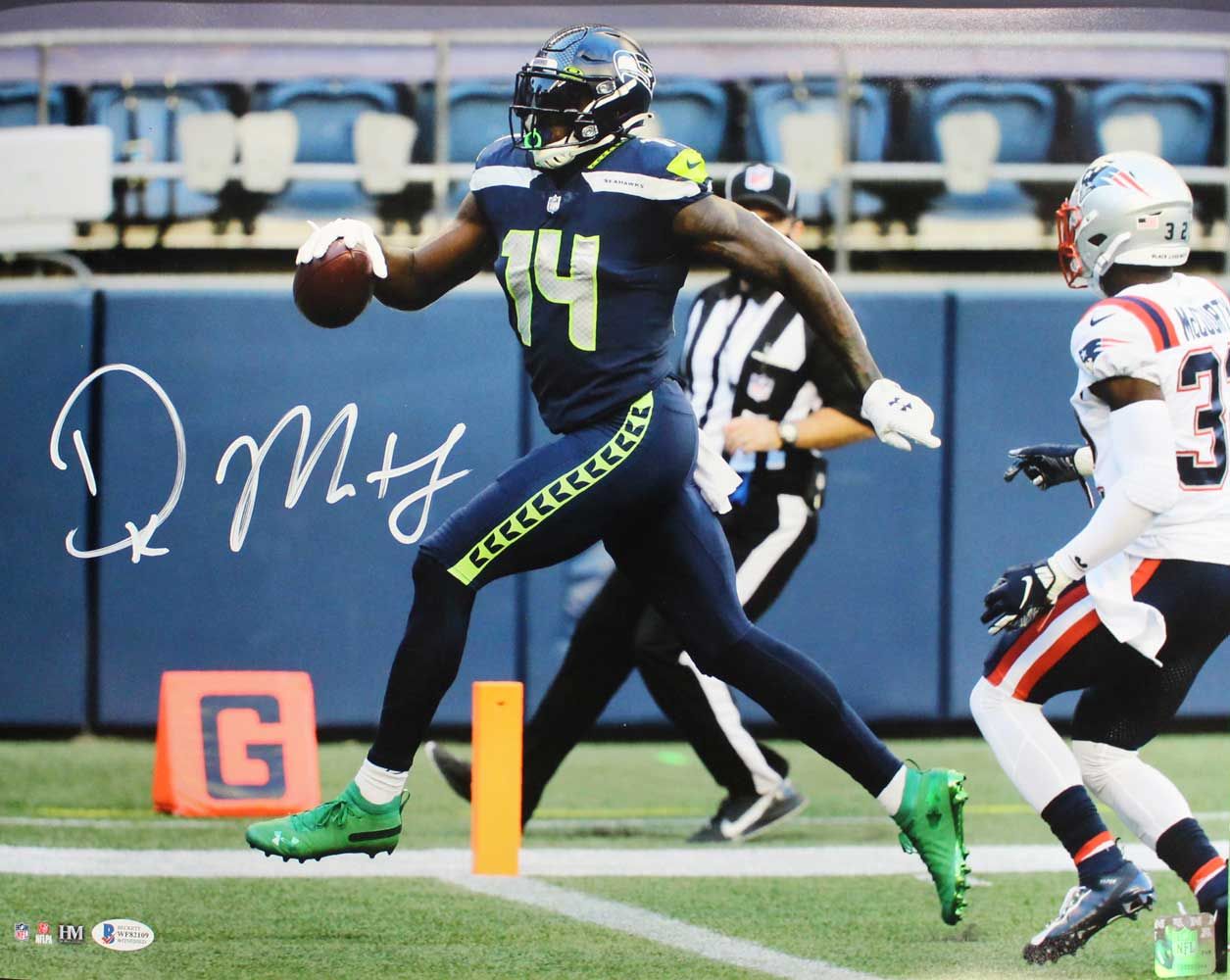 DK Metcalf Autographed/Signed Seattle Seahawks 16x20 Photo BAS HM