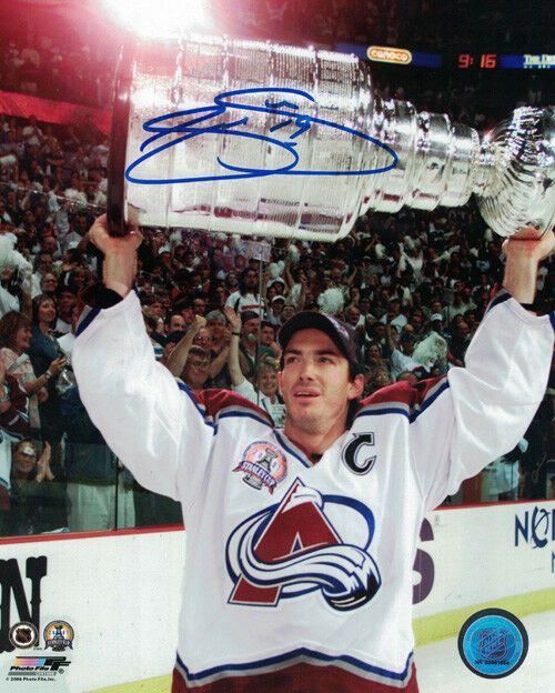 Joe Sakic Autographed Colorado Avalanche 8x10 Photo Lifting Cup