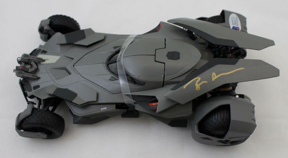 Ben Affleck Autographed Batman Hot Wheels 1:18 Batmobile BAS