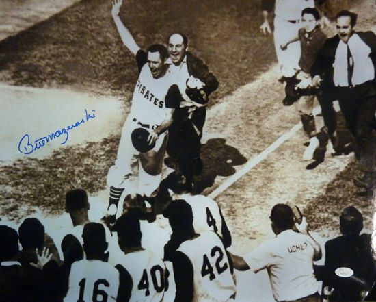Bill Mazeroski Autographed Pittsburgh Pirates 16x20 Photo (B&amp;W) JSA