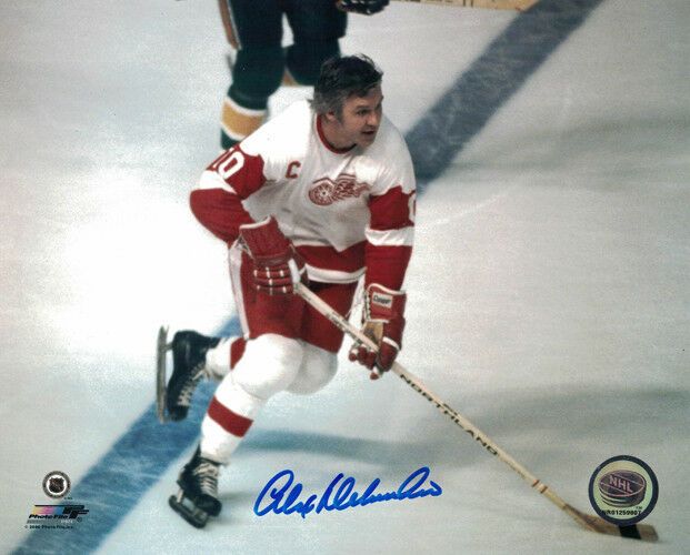 Alex Delvecchi Autographed Detroit Red Wings 8x10 Photo