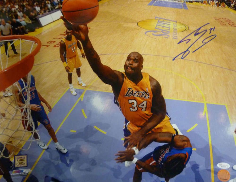 Shaquille O&#39;Neal Autographed Los Angeles Lakers (Layup) 16x20 Photo JSA