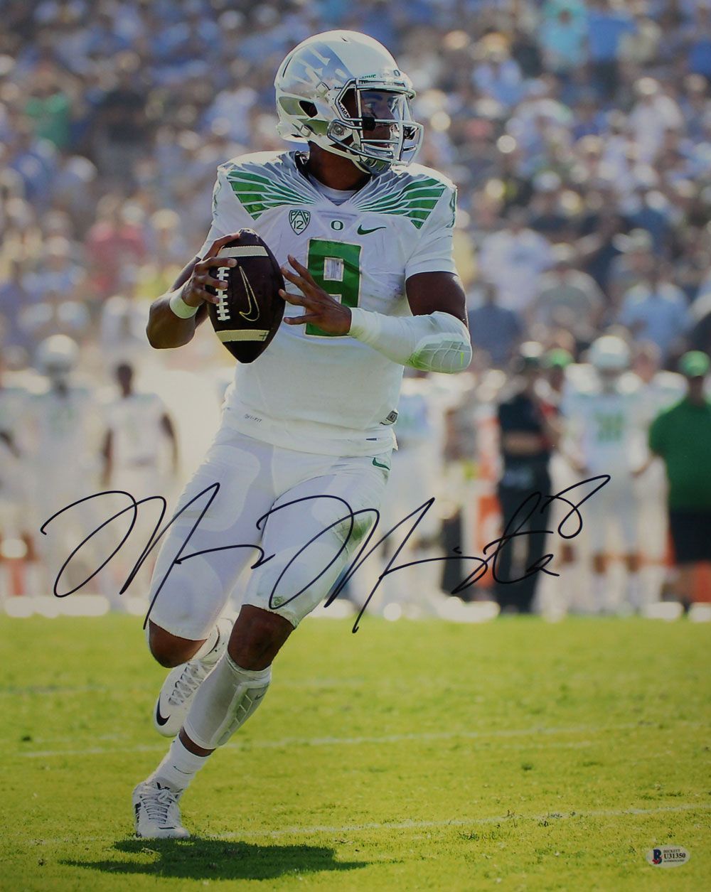 Marcus Mariota Autographed/Signed Oregon Ducks 16x20 Photo BAS