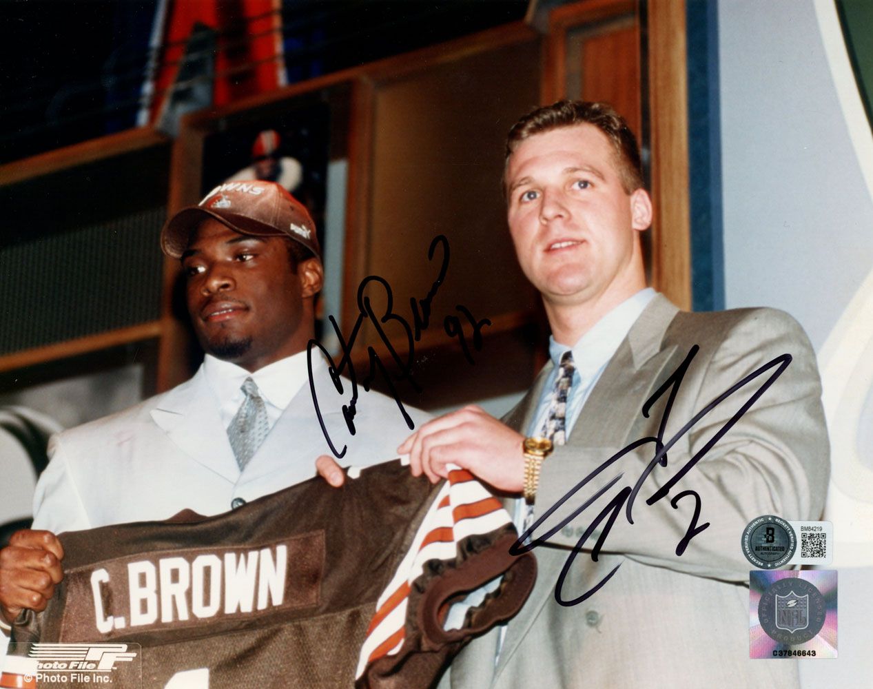 Tim Couch &amp; Courtney Brown Signed Browns 8x10 Photo Beckett 45595