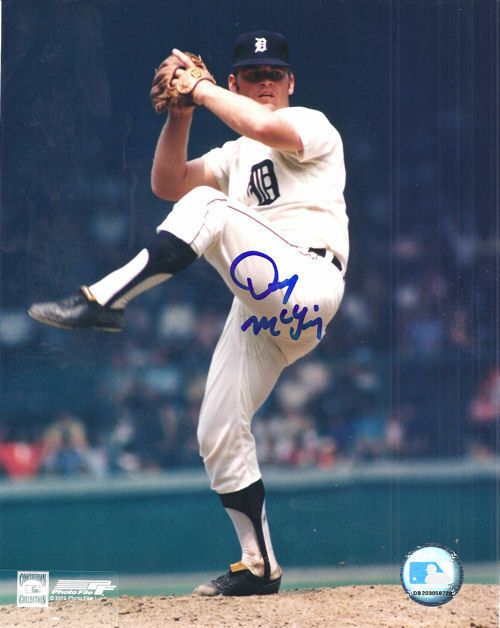 Denny McLain Autographed Detroit Tigers 8x10 Photo (Mound)