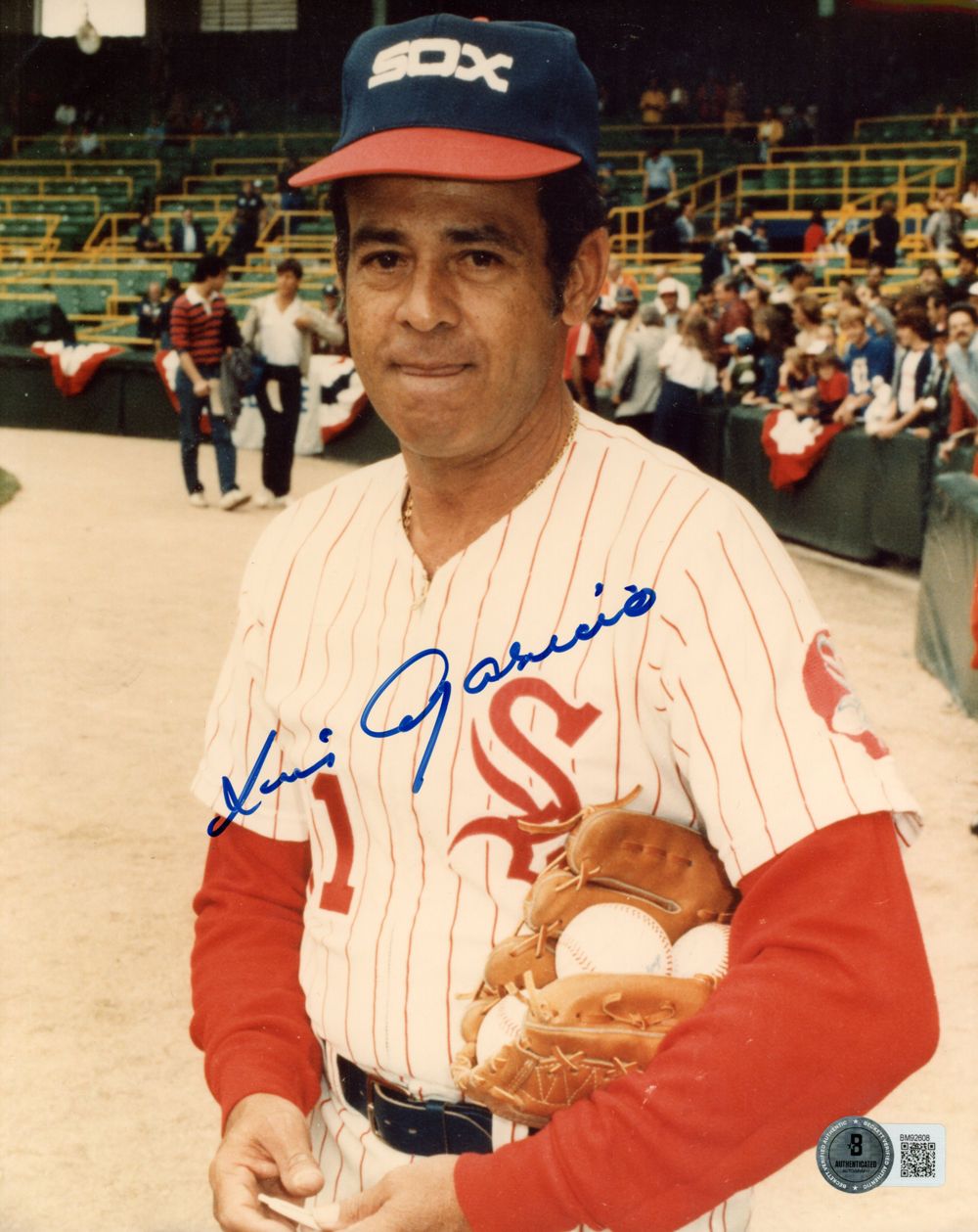 Luis Aparicio Autographed Chicago White Sox 8x10 Photo Beckett 45232