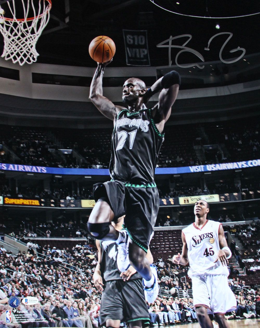 Kevin Garnett Autographed Minnesota Timberwolves 16x20 Photo BAS