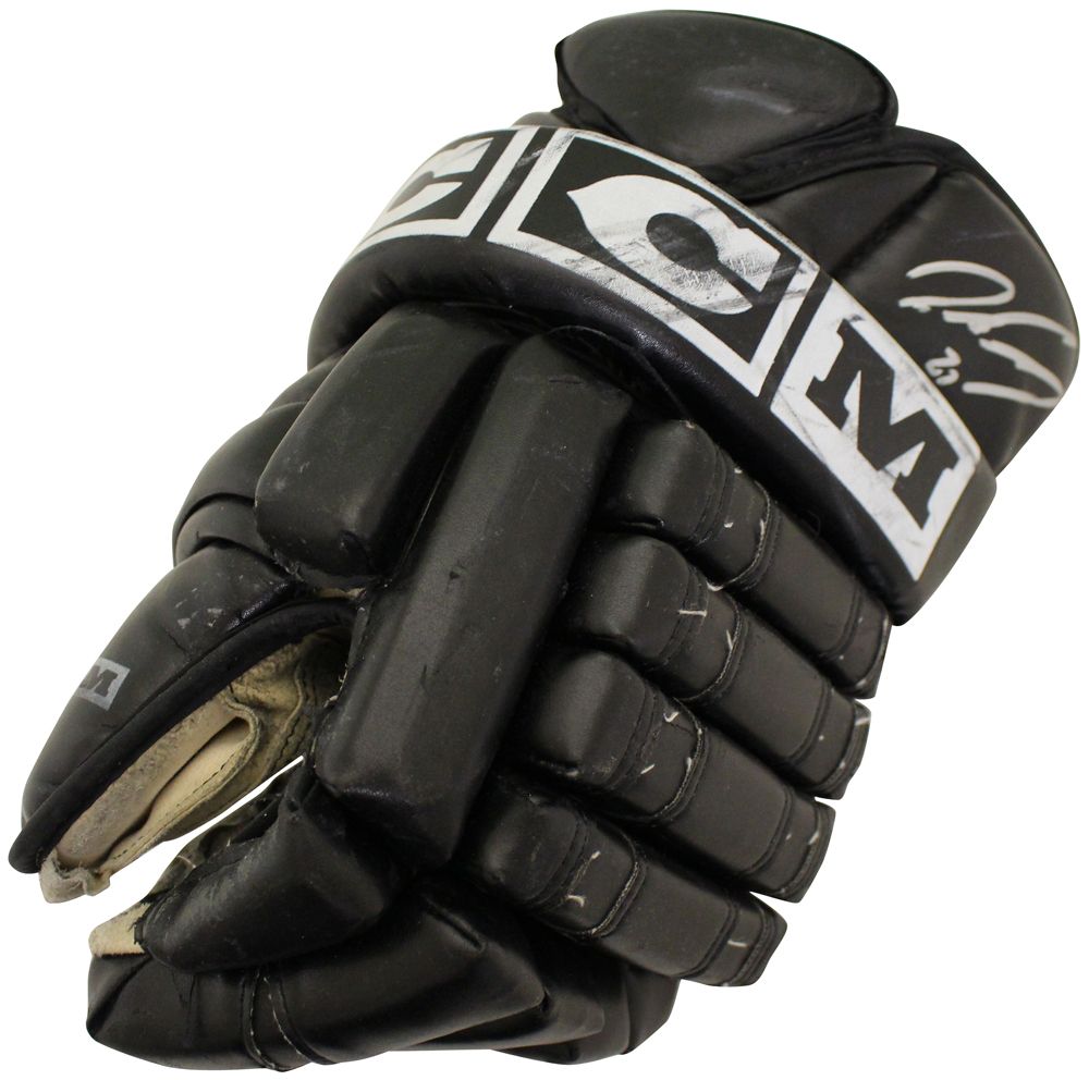 Peter Forsberg Autographed Colorado Avalanche Game Used Glove Beckett