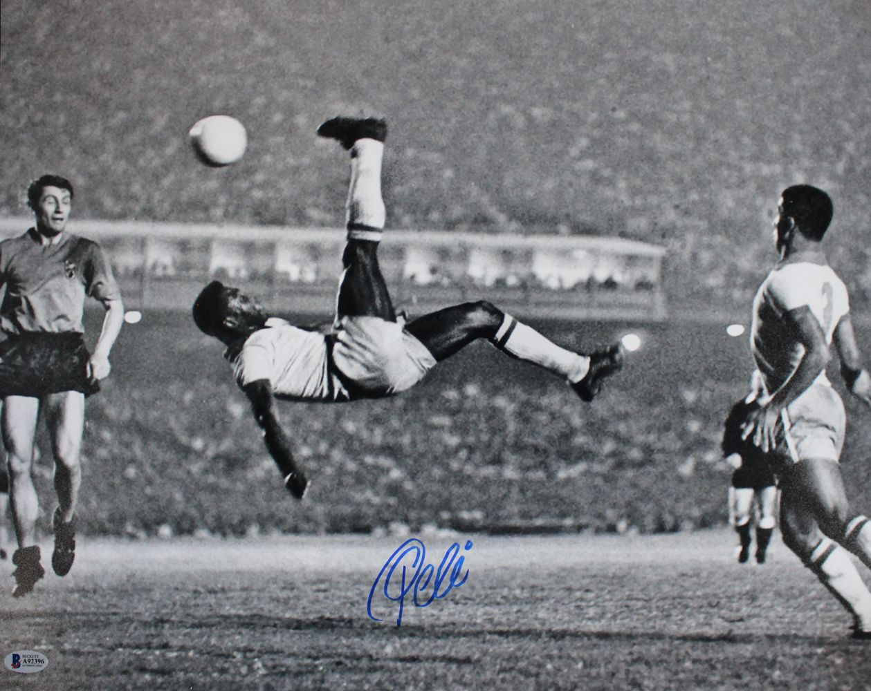 Pele Autographed/Signed Brazil Soccer 16x20 Photo BAS