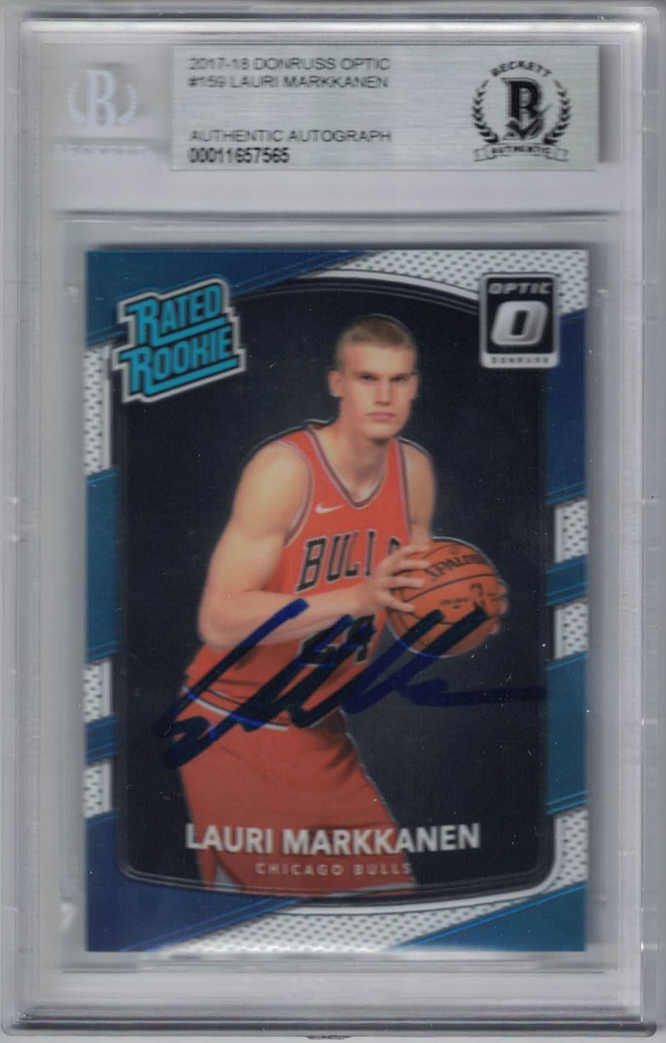 Lauri Markkanen Signed Chicago Bulls 2017-18 Donruss Optic Card BAS Slab