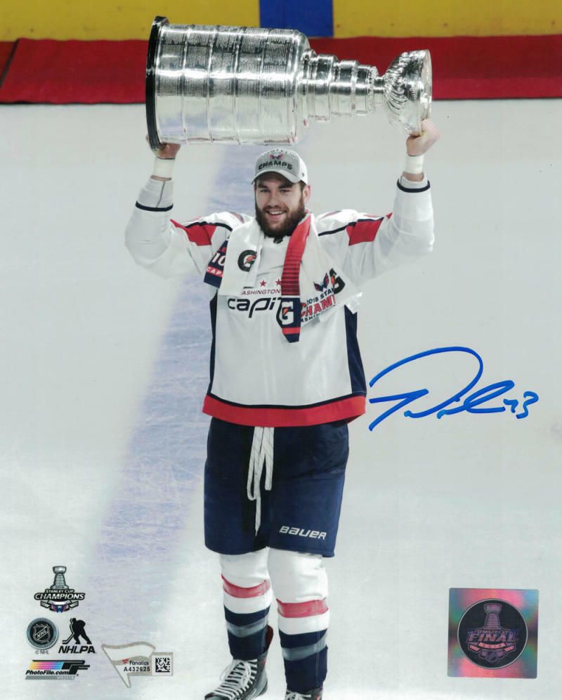 Tom Wilson Autographed Washington Capitals 8x10 Photo FAN
