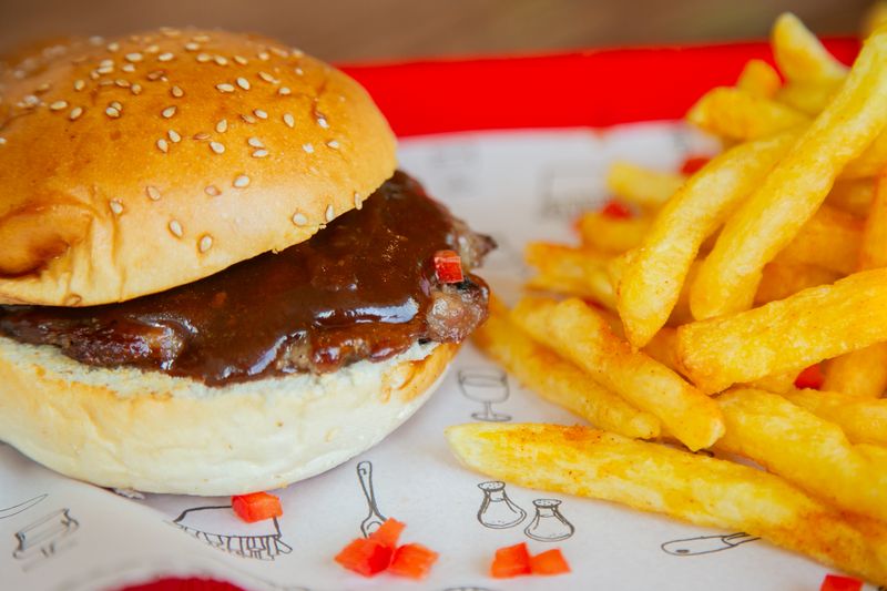 kids beef burger &amp; chips