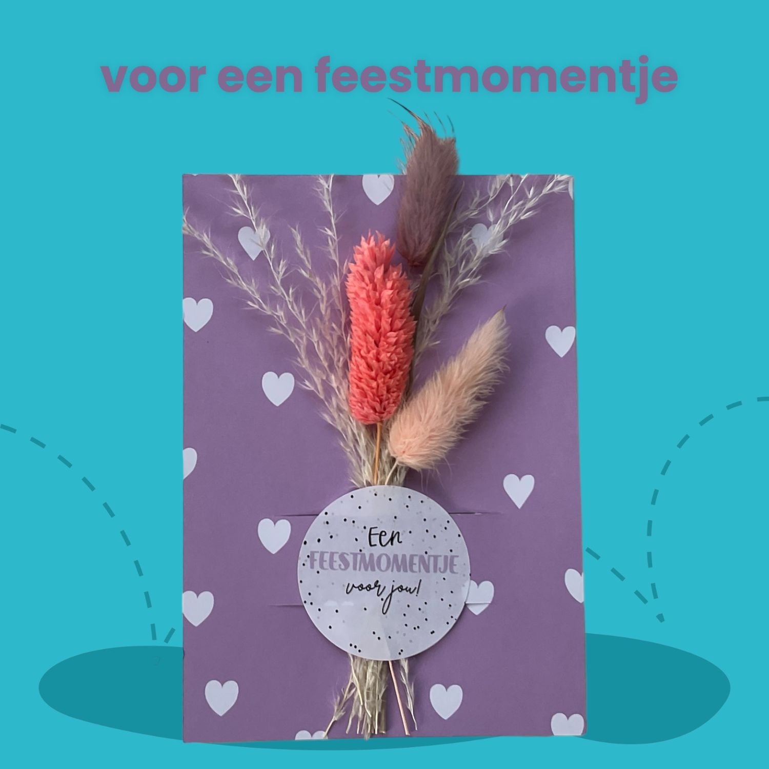 Kaartje met echte droogbloemetjes erop