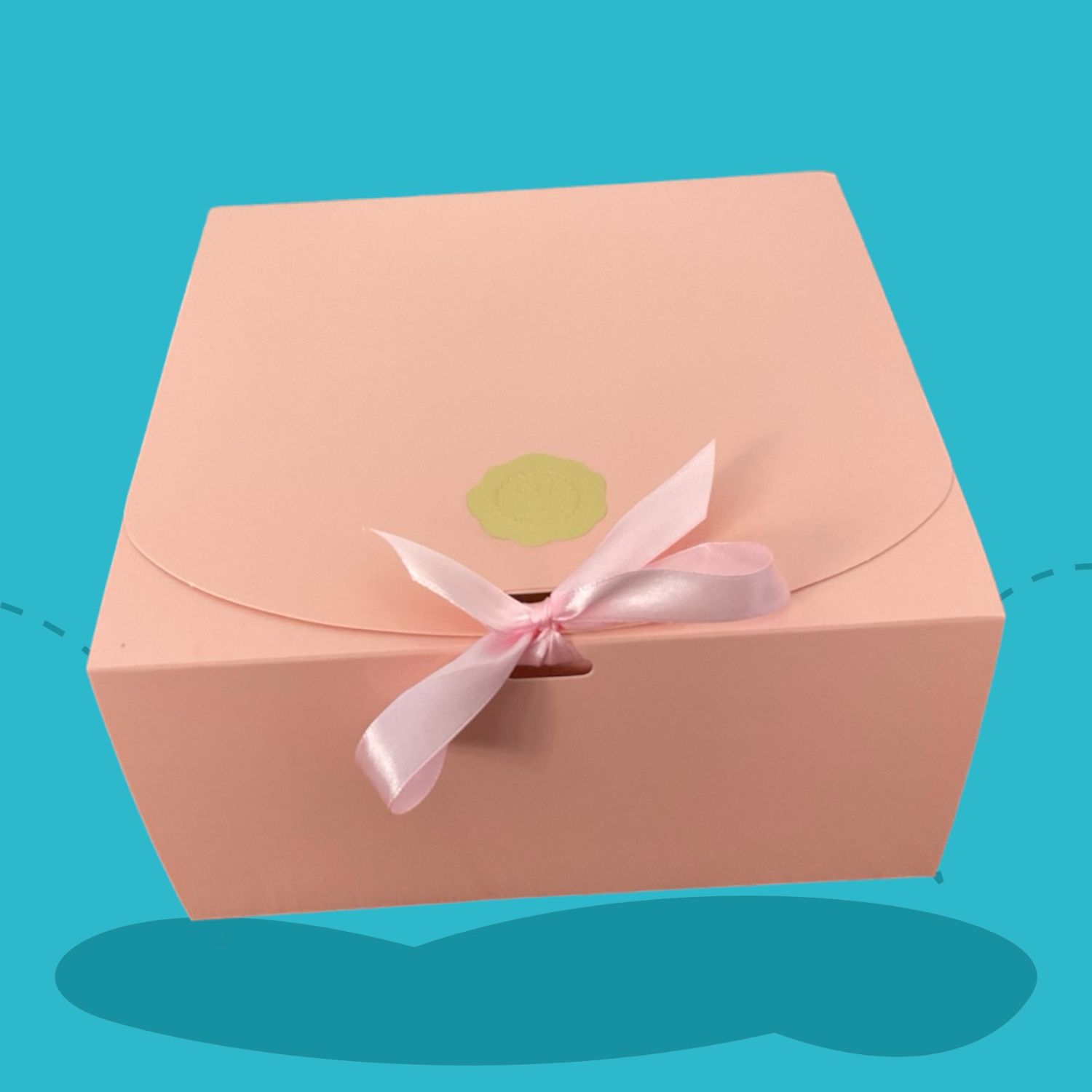 Zacht roze cadeau box, met een roze lint, leuk om hier je huidverzorgingsproducten in te geven.