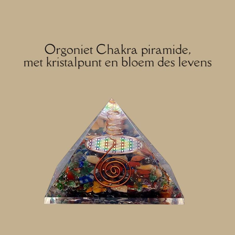 orgoniet pyramide Chakra,  met punt van bergkristal