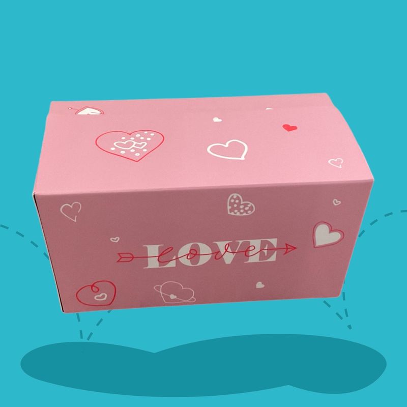 LOVE cadeaubox, om je aangekochte producten in te geven.