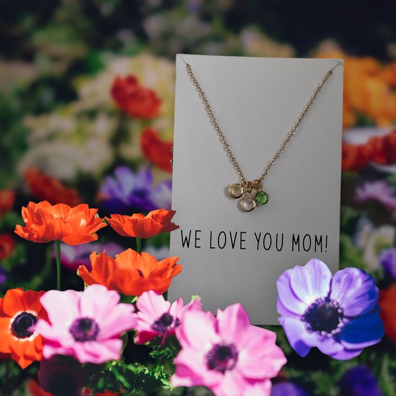We love you Mom! mooi kettinkje met 3 bedeltjes