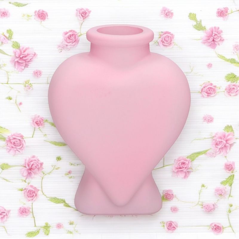 Lief mat roze hart vaasje, geef met een bloemetje erbij
