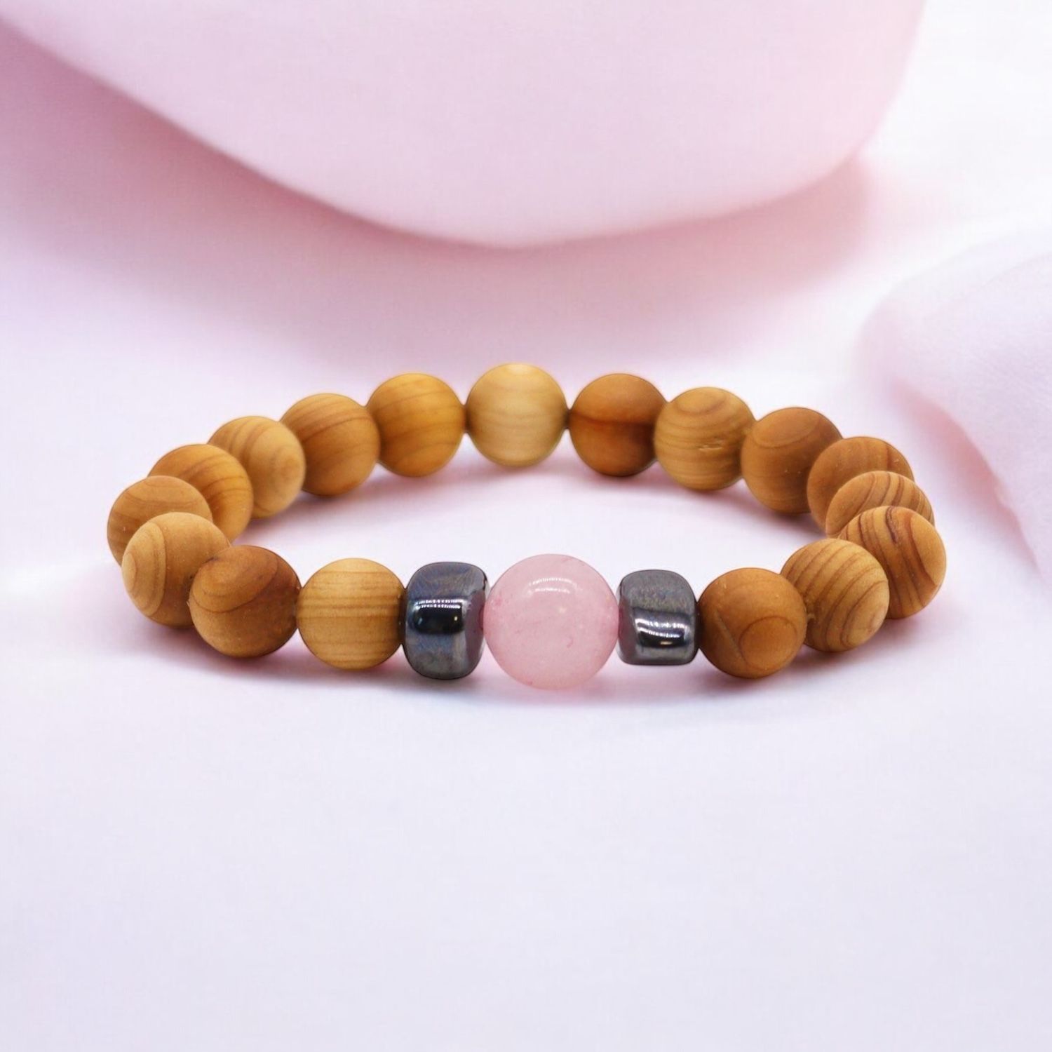 Cederhouten armband Hartchakra van Rozenkwarts
