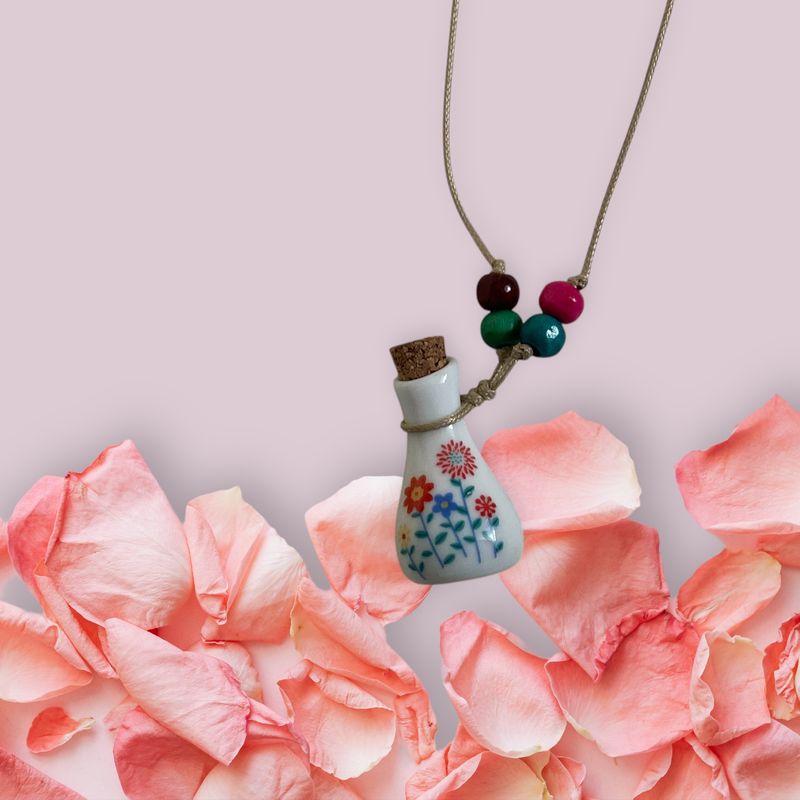Mooie veterketting met echt stenen kruikje