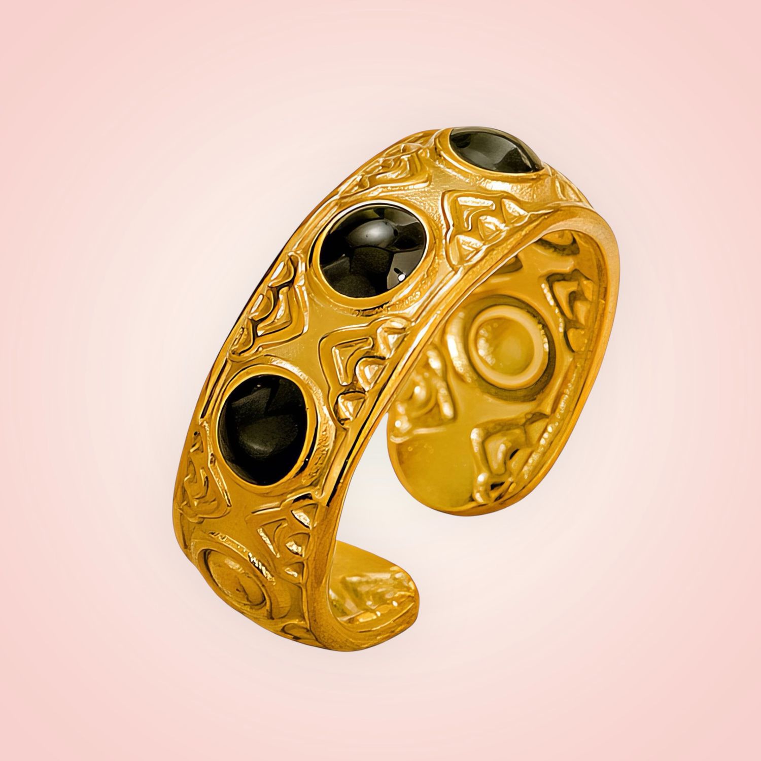 Ring met versiering zwart,  18 K gold plated Stainless Steel