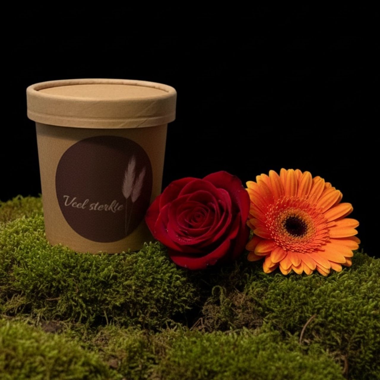 Lief doosje met tekst VEEL STERKTE Lief doosje met tekst VEEL STERKTE, een lief troostkado om iemand die een geliefde mist te laten voelen dat je aan ze denkt.