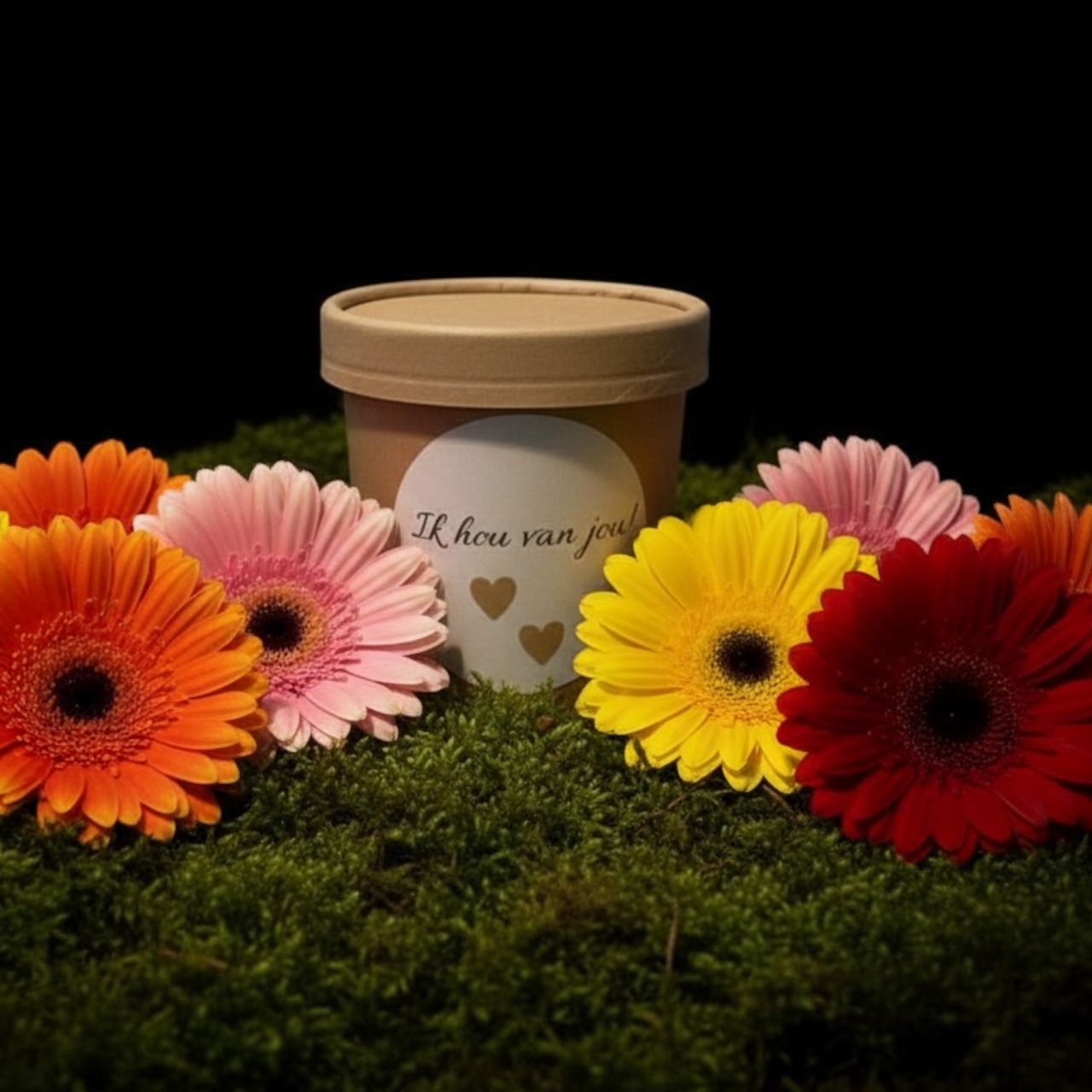 Lief doosje met tekst IK HOU VAN JOU Lief doosje met tekst IK HOU VAN JOU, geef dit troostkado aan iemand die het nodig heeft.