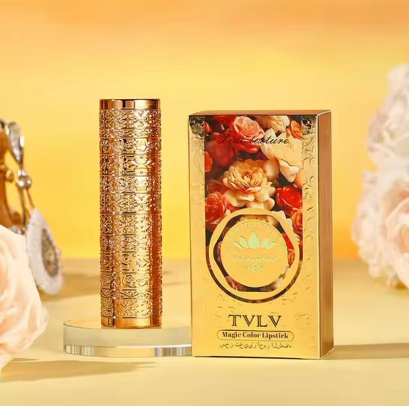 Bij My heart to yours, Magic color Lipstick, hydrateert de lippen