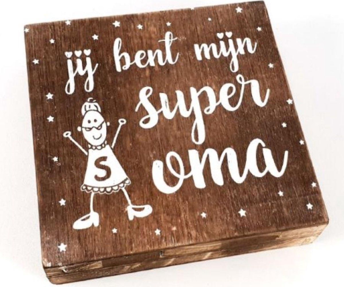 Dikke houten tegel met de tekst Super oma of opa, bij myhearttoyours.nl
