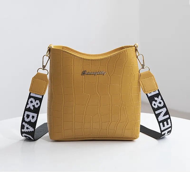 Kleine Messengerbag, croco print, in Yellow (geel), bij myhearttoyours.nl