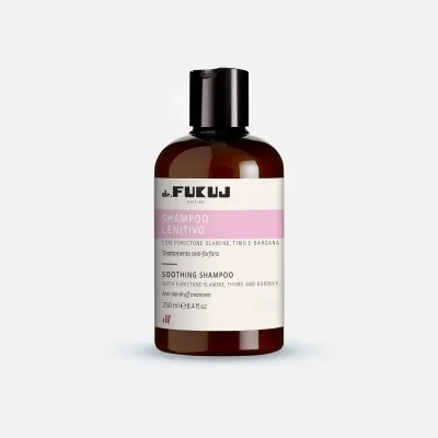 Kalmerende shampoo, tegen geïrriteerde hoofdhuid, werkt ook goed tegen roos.  250 ml. Bij myhearttoyours.nl