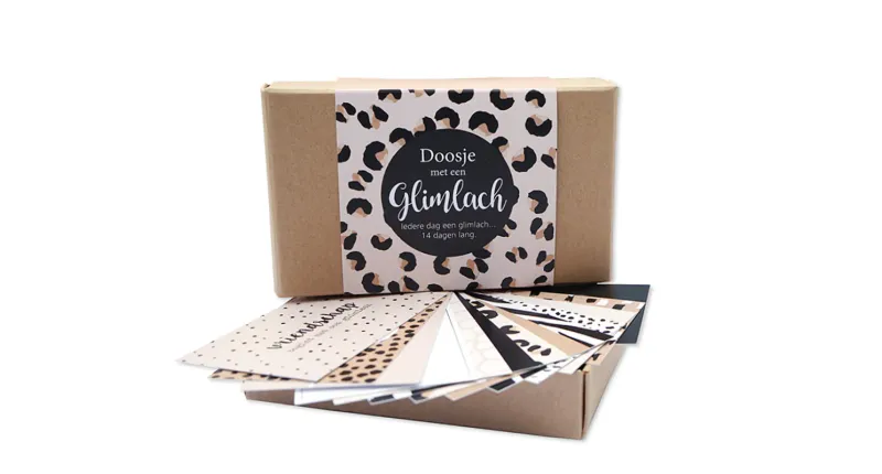 Een doosje MET EEN GLIMLACH - Brievenbus cadeau
